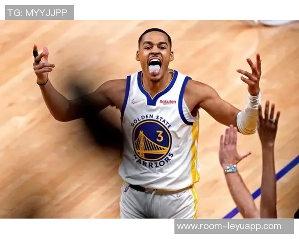 普尔表现稳定半场18分钟贡献14分助力球队进攻